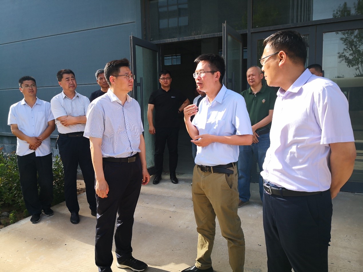 安陽縣委書(shū)記王紅(hóng)兵(bīng)視(shì)察克能(néng)新能(néng)源（2020年(nián)6月(yuè)3日(rì)）