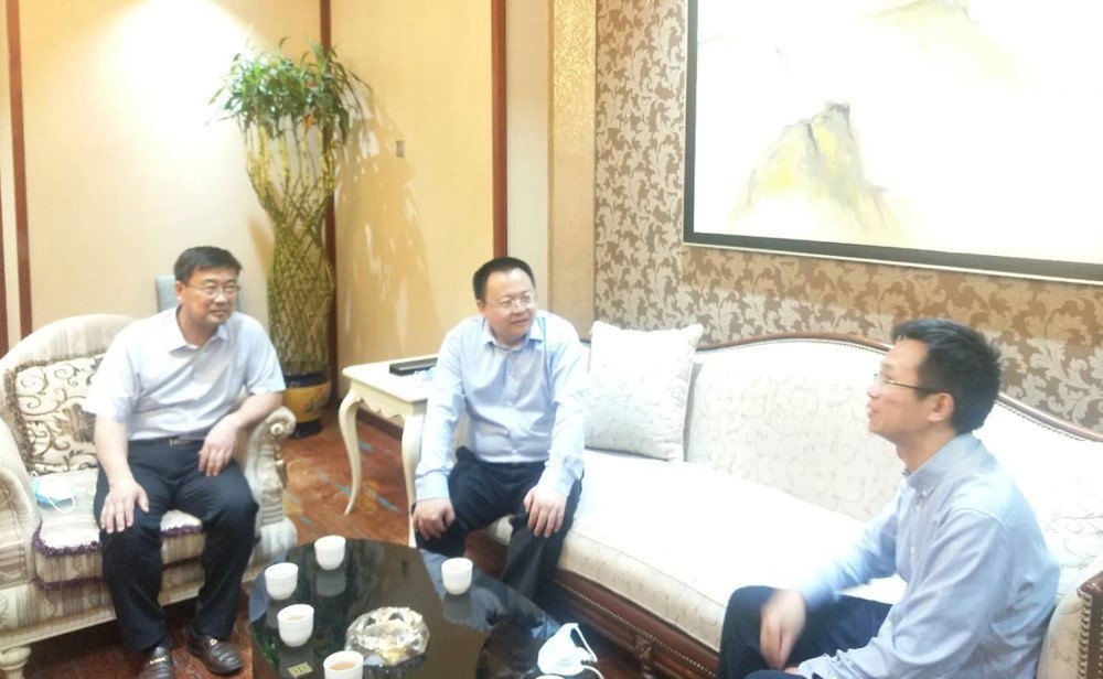 安陽縣邢振東(dōng)縣長(cháng)接見(jiàn)克能(néng)新能(néng)源負責人(rén)（2020年(nián)5月(yuè)18日(rì)）