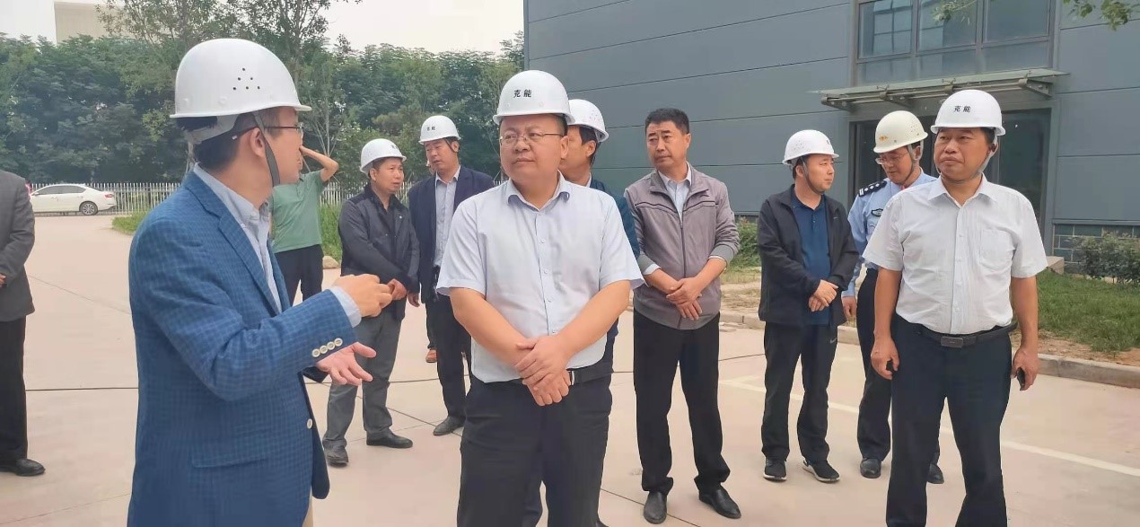 安陽縣邢振東(dōng)縣長(cháng)視(shì)察克能(néng)新能(néng)源建設現(xiàn)場(chǎng)