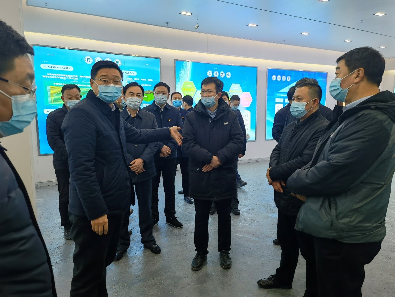 安陽市(shì)城(chéng)鄉(xiāng)一(yī)體(tǐ)化(huà)示範區(qū)黨工(gōng)委書(shū)記、安陽縣委書(shū)記王紅(hóng)兵(bīng)一(yī)行(xíng)到(dào)克能(néng)慰問(wèn)并指導全市(shì)項目觀摩會(huì)準備工(gōng)作(zuò)（2021年(nián)2月(yuè)8日(rì)）