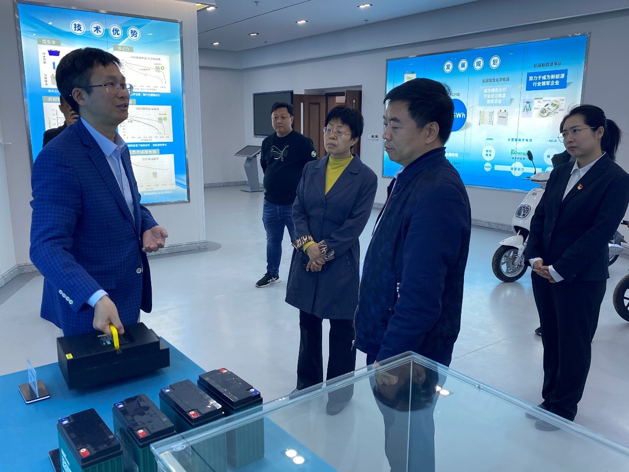 安陽市(shì)政協副主席、工(gōng)商聯主席侯合柱一(yī)行(xíng)莅臨克能(néng)指導(2021年(nián)4月(yuè)14日(rì))