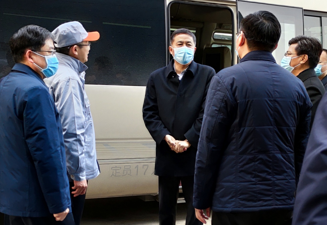 河(hé)南(nán)省人(rén)大(dà)常委副主任、安陽市(shì)委書(shū)記李公樂(yuè)、市(shì)長(cháng)袁家(jiā)健率全市(shì)項目觀摩團莅臨克能(néng)公司考察指導（2021年(nián)2月(yuè)26日(rì)）