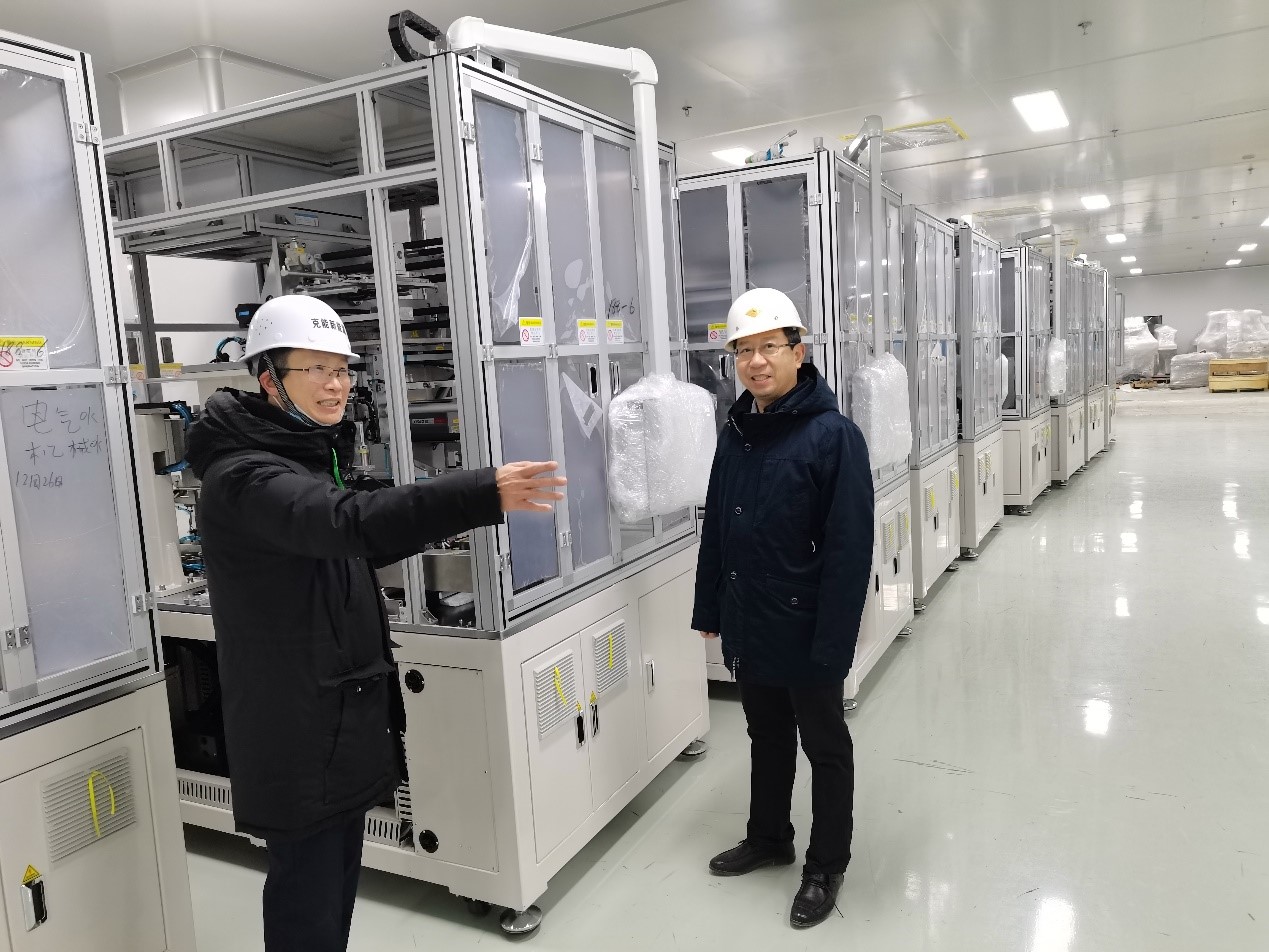 安陽市(shì)政府副秘書(shū)長(cháng)、辦公室主任史景山(shān)視(shì)察克能(néng)新能(néng)源産線建設現(xiàn)場(chǎng)（2021年(nián)1月(yuè)4日(rì)）