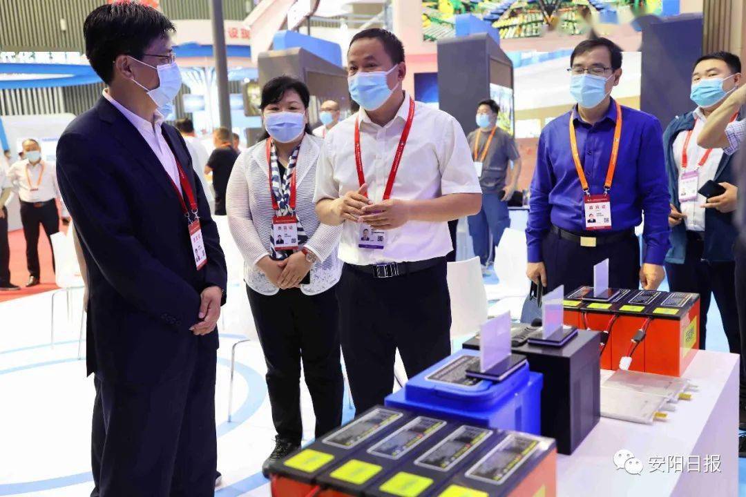 安陽市(shì)市(shì)長(cháng)袁家(jiā)健在第十二屆中國(guó)中博會(huì)點贊克能(néng)锂電(diàn)（2021年(nián)5月(yuè)21日(rì)）