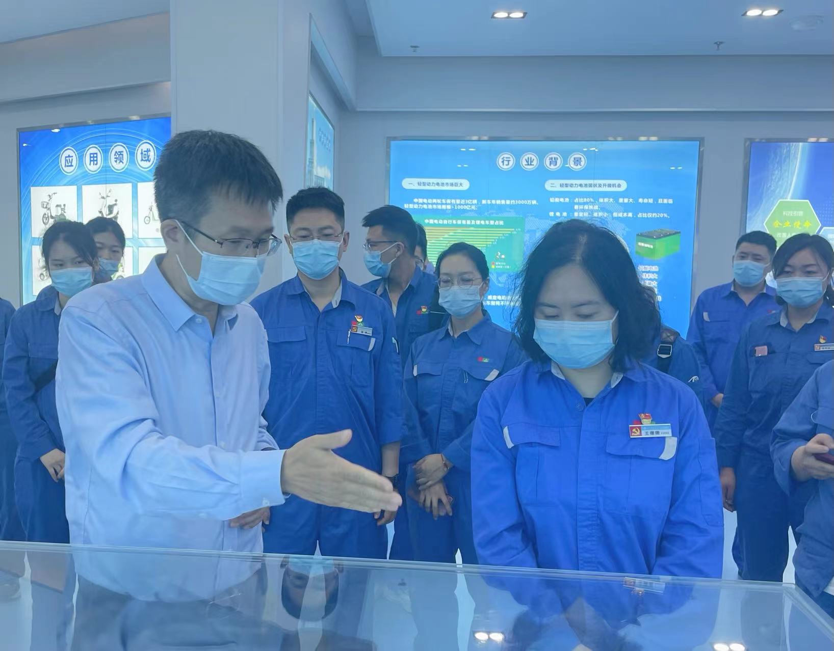 安彩高(gāo)科(kē)總會(huì)計(jì)師(shī)王珊珊率青年(nián)骨幹代表團到(dào)克能(néng)考察（2022年(nián)5月(yuè)）