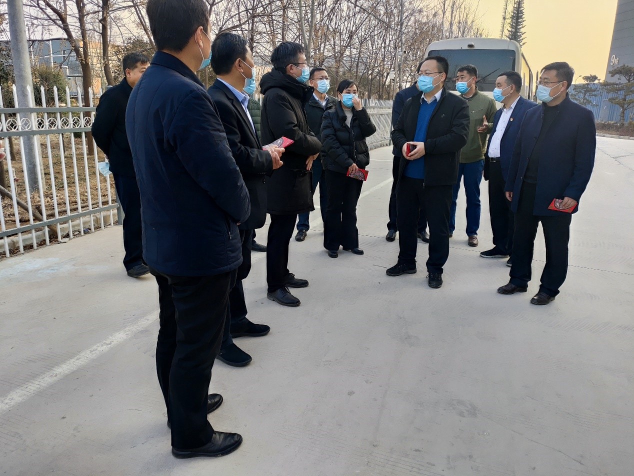 安陽縣縣委副書(shū)記、縣長(cháng)邢振東(dōng)一(yī)行(xíng)到(dào)克能(néng)慰問(wèn)留安員(yuán)工(gōng)（2021年(nián)2月(yuè)9日(rì)）